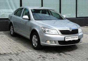 Подержанный автомобиль Skoda Octavia Liftback 2011 года (7 фото)