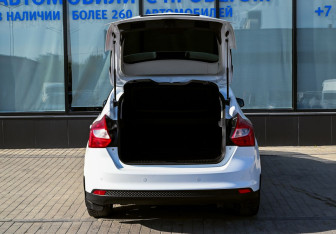 Подержанный автомобиль Ford Focus Hatchback 2012 года (22 фото)