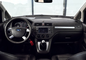 Подержанный автомобиль Ford C-MAX 2007 года (17 фото)