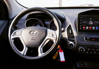 Подержанный автомобиль Hyundai ix35 2011 года (18 фото)