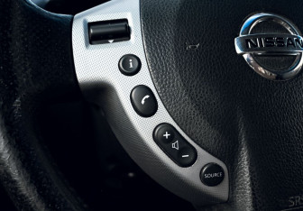 Подержанный автомобиль Nissan Qashqai 2008 года (13 фото)