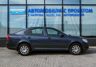 Подержанный автомобиль Skoda Octavia Liftback 2010 года (6 фото)