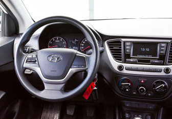 Подержанный автомобиль Hyundai Solaris Sedan 2018 года (19 фото)