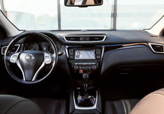 Подержанный автомобиль Nissan Qashqai 2017 года (19 фото)
