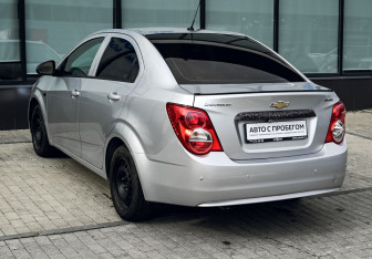 Подержанный автомобиль Chevrolet Aveo Sedan 2012 года (3 фото)