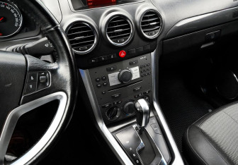 Подержанный автомобиль Opel Antara 2012 года (9 фото)