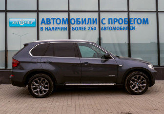 Подержанный автомобиль BMW X5 2013 года (6 фото)