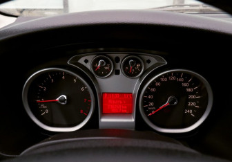 Подержанный автомобиль Ford Focus Hatchback 2010 года (9 фото)