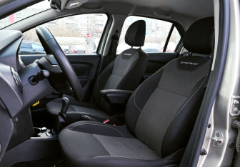 Подержанный автомобиль Renault Logan Sedan 2019 года (14 фото)