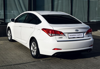 Подержанный автомобиль Hyundai i40 Sedan 2014 года (3 фото)