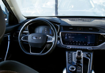 Подержанный автомобиль Geely Atlas Pro 2021 года (19 фото)