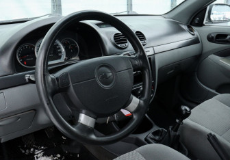 Подержанный автомобиль Chevrolet Lacetti Hatchback 2008 года (9 фото)