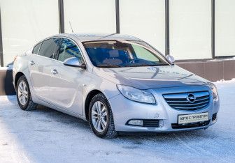 Подержанный автомобиль Opel Insignia Sedan 2011 года (7 фото)
