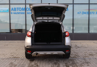 Подержанный автомобиль Renault Kaptur 2020 года (22 фото)