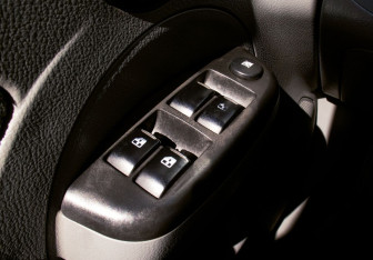 Подержанный автомобиль Chevrolet Aveo Hatchback 2005 года (12 фото)