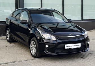 Подержанный автомобиль Kia Rio Sedan 2017 года (7 фото)