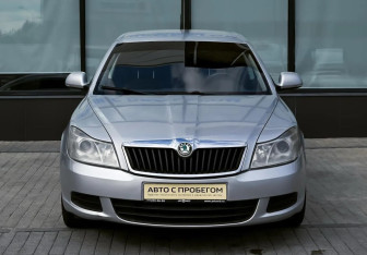 Подержанный автомобиль Skoda Octavia Liftback 2012 года (8 фото)