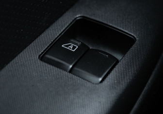 Подержанный автомобиль Nissan Note 2008 года (10 фото)