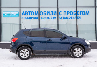 Подержанный автомобиль Nissan Qashqai 2008 года (7 фото)