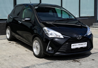 Подержанный автомобиль Toyota Vitz 2019 года (7 фото)
