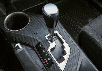 Подержанный автомобиль Toyota RAV4 2014 года (17 фото)