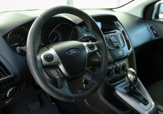 Подержанный автомобиль Ford Focus Sedan 2012 года (9 фото)