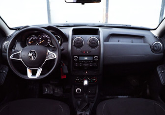 Подержанный автомобиль Renault Duster 2019 года (11 фото)