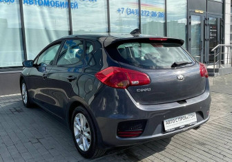 Подержанный автомобиль Kia Ceed Hatchback 2017 года (3 фото)