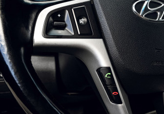 Подержанный автомобиль Hyundai Solaris Sedan 2013 года (14 фото)