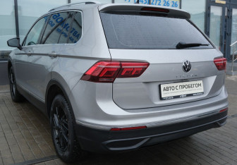 Подержанный автомобиль Volkswagen Tiguan 2021 года (3 фото)