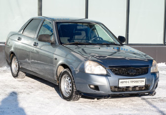 Подержанный автомобиль LADA (ВАЗ) Priora Sedan 2010 года (7 фото)