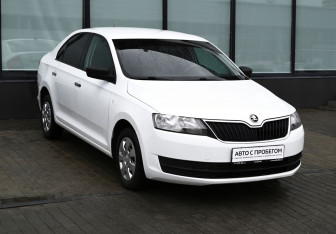 Подержанный автомобиль Skoda Rapid Liftback 2017 года (7 фото)
