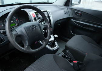 Подержанный автомобиль Hyundai Tucson 2008 года (9 фото)
