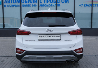 Подержанный автомобиль Hyundai Santa Fe 2018 года (4 фото)