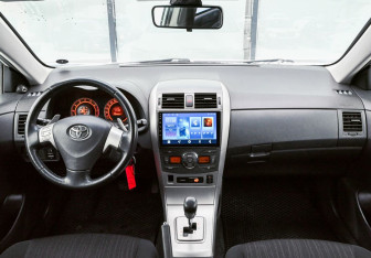 Подержанный автомобиль Toyota Corolla Sedan 2007 года (12 фото)