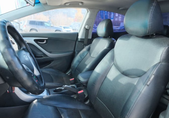 Подержанный автомобиль Hyundai Avante Sedan 2011 года (16 фото)