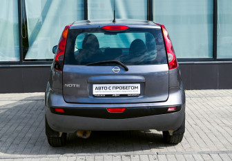 Подержанный автомобиль Nissan Note 2011 года (4 фото)