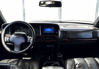 Подержанный автомобиль Jeep Grand Cherokee 1995 года (22 фото)