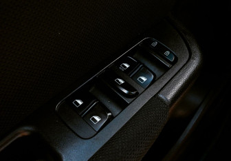 Подержанный автомобиль Brilliance V5 2014 года (13 фото)