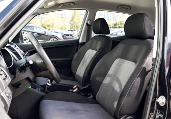 Подержанный автомобиль Kia Venga 2012 года (15 фото)