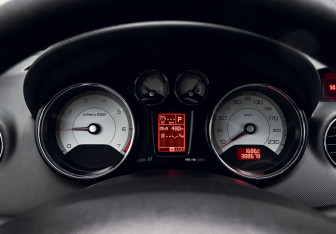 Подержанный автомобиль Peugeot 308 Hatchback 2012 года (9 фото)