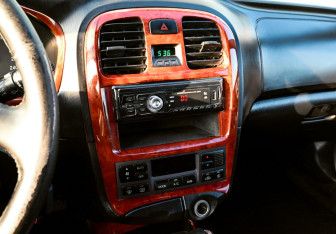 Подержанный автомобиль Hyundai Sonata 2005 года (11 фото)