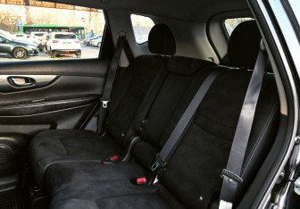 Подержанный автомобиль Nissan X-Trail 2014 года (19 фото)