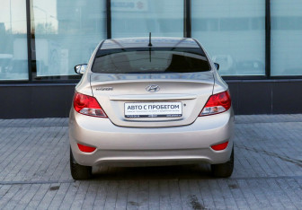 Подержанный автомобиль Hyundai Solaris Sedan 2014 года (4 фото)