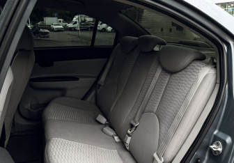 Подержанный автомобиль Hyundai Verna Sedan 2007 года (15 фото)