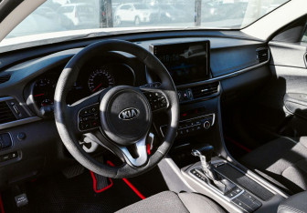 Подержанный автомобиль Kia Optima Sedan 2016 года (15 фото)