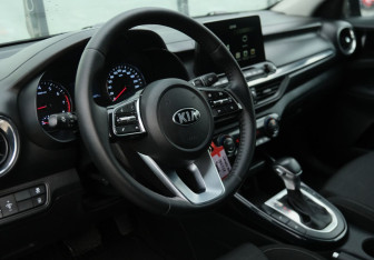 Подержанный автомобиль Kia Cerato Sedan 2021 года (9 фото)