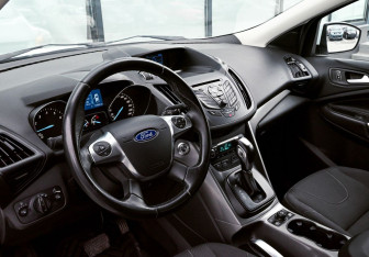 Подержанный автомобиль Ford Kuga 2013 года (18 фото)
