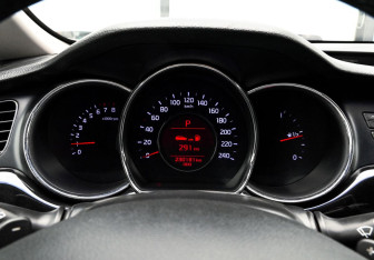 Подержанный автомобиль Kia Ceed Hatchback 2012 года (11 фото)