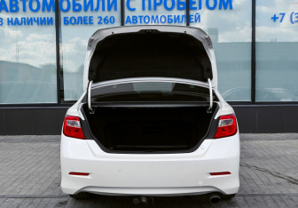 Подержанный автомобиль Toyota Camry Sedan 2011 года (22 фото)